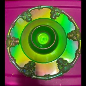 Green Iridescent Skull 💀 Chips & Dip Tray